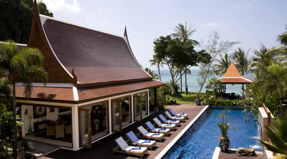 VillaHaineu_01_BeachfrontVilla