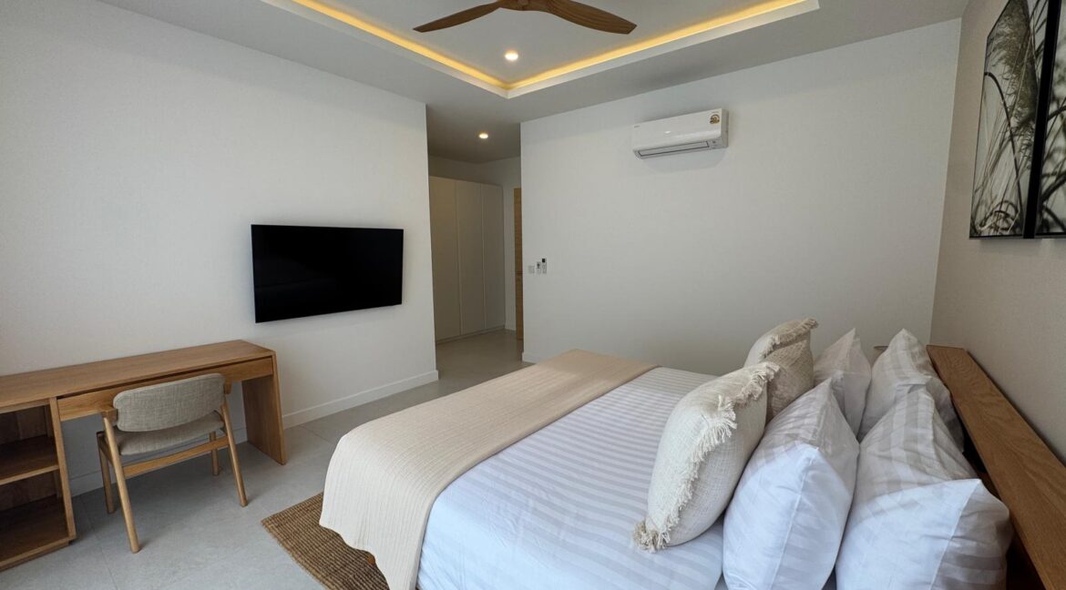 Bedroom 2 (2)