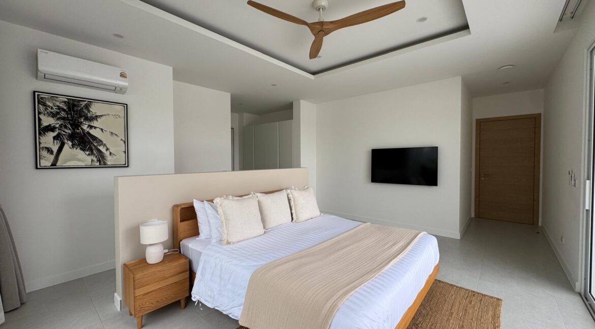 bedroom 1 (12)
